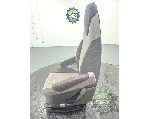 VOLVO VNL840 Seat, Front