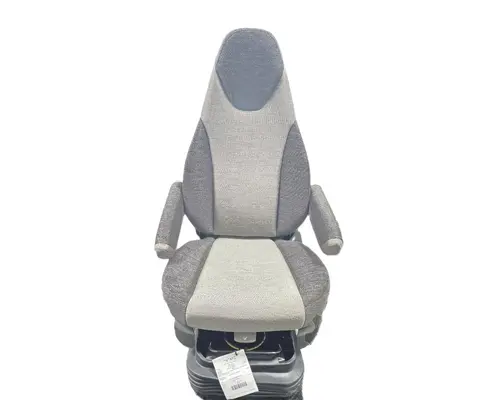 VOLVO VNL840 Seat, Front