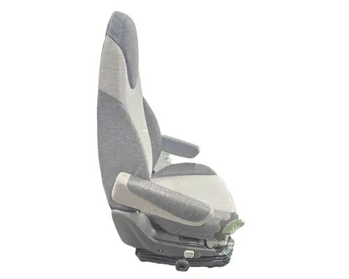 VOLVO VNL840 Seat, Front