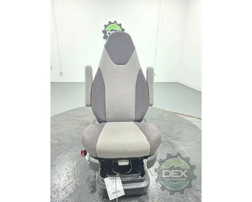 VOLVO VNL840 Seat, Front