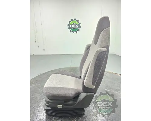 VOLVO VNL840 Seat, Front