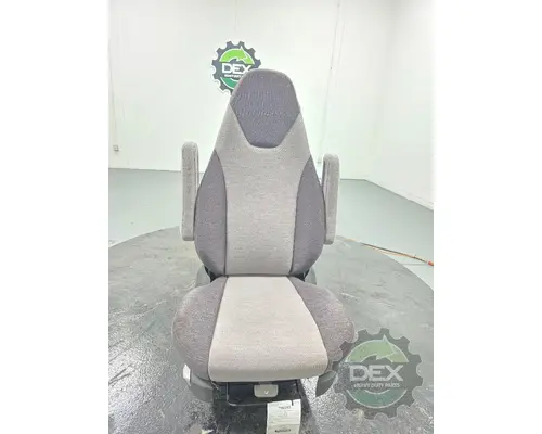 VOLVO VNL840 Seat, Front