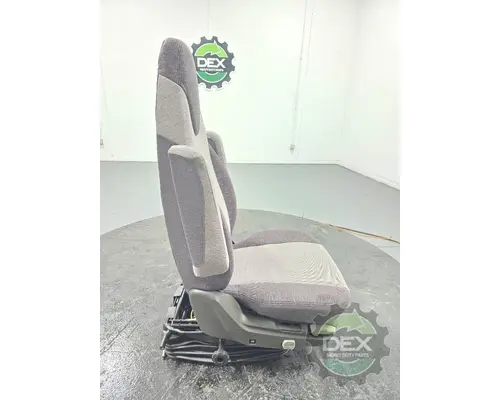 VOLVO VNL840 Seat, Front