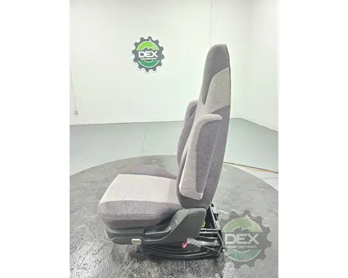 VOLVO VNL840 Seat, Front