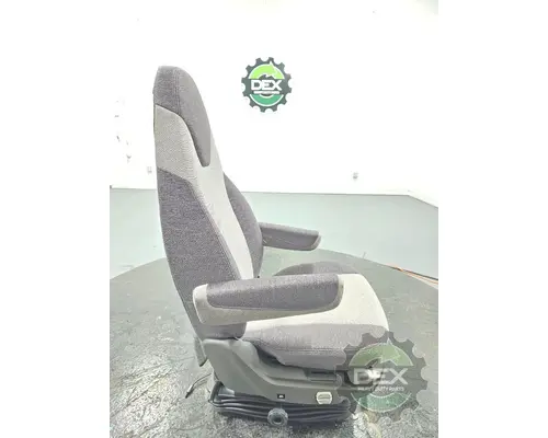 VOLVO VNL840 Seat, Front