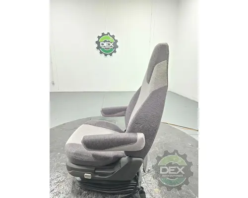 VOLVO VNL840 Seat, Front