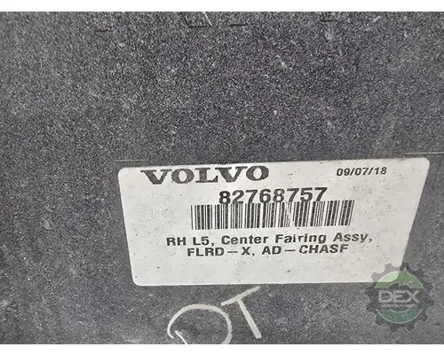 VOLVO VNL860 1644 bulb socket