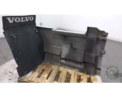 VOLVO VNL860 8916 chassis fairings