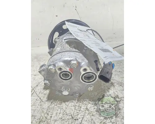 VOLVO VNL860 Air Conditioner Compressor