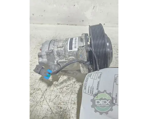 VOLVO VNL860 Air Conditioner Compressor