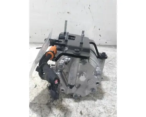 VOLVO VNL860 Air Conditioner Compressor