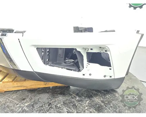 VOLVO VNL860 Bumper Assembly, Front