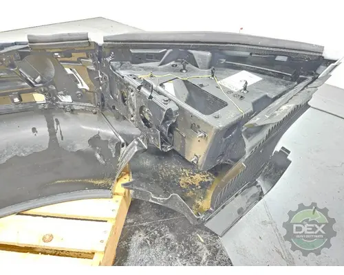 VOLVO VNL860 Bumper Assembly, Front