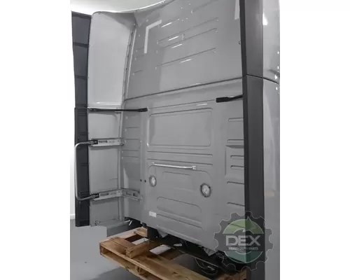 VOLVO VNL860 Cab