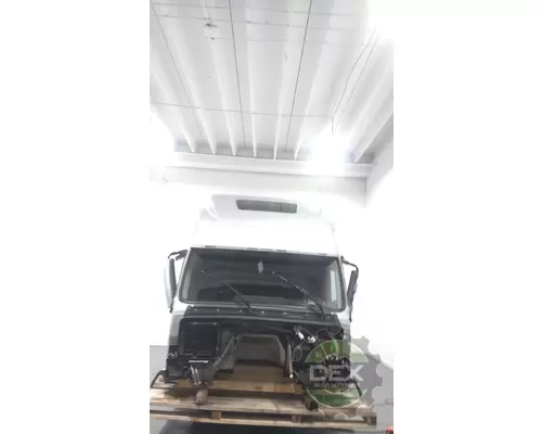 VOLVO VNL860 Cab