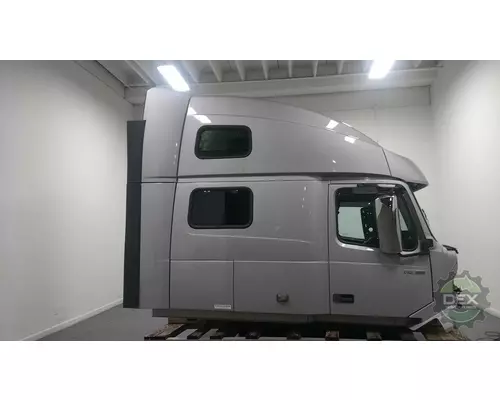 VOLVO VNL860 Cab