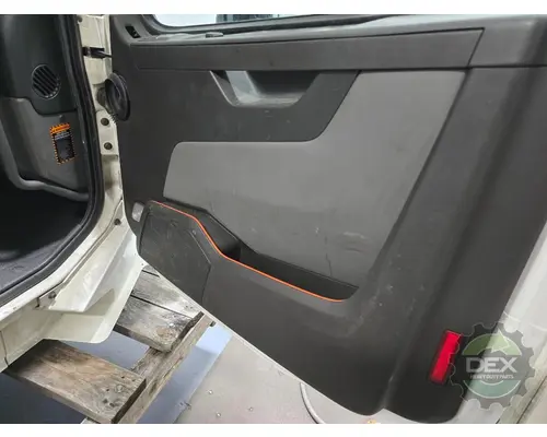 VOLVO VNL860 Cab