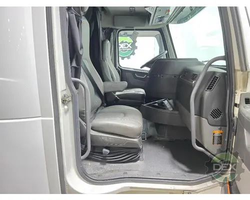 VOLVO VNL860 Cab