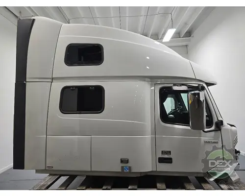 VOLVO VNL860 Cab