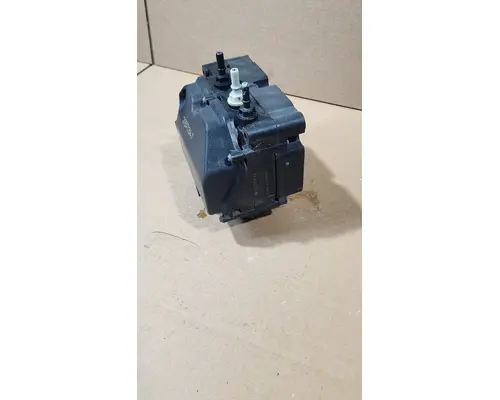 VOLVO VNL860 DEF Pump
