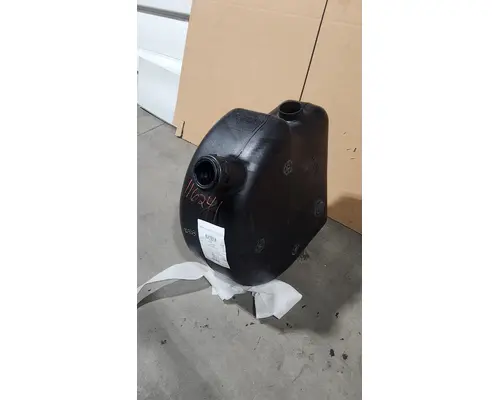 VOLVO VNL860 DEF Tank