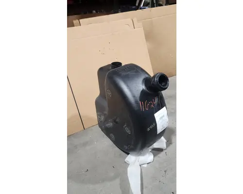 VOLVO VNL860 DEF Tank