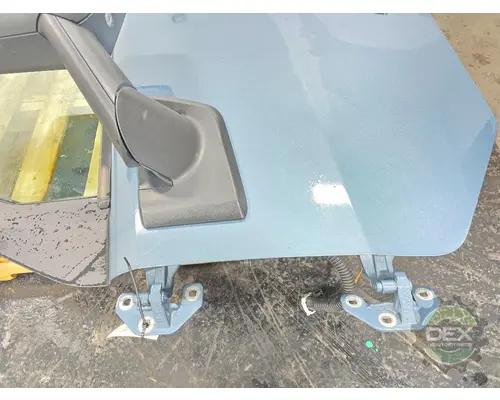 VOLVO VNL860 Door Assembly, Front