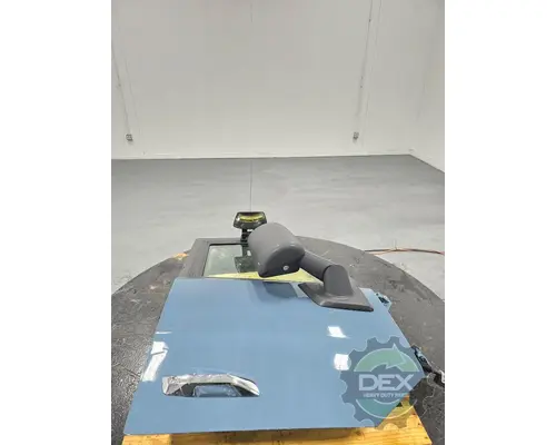 VOLVO VNL860 Door Assembly, Front