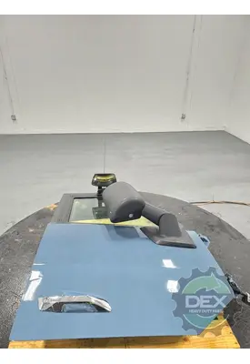 VOLVO VNL860 Door Assembly, Front