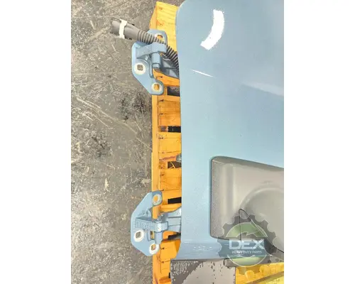 VOLVO VNL860 Door Assembly, Front