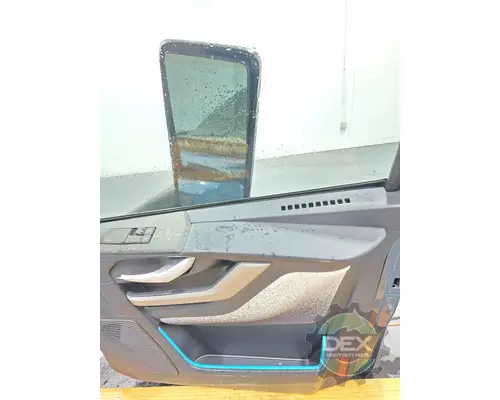 VOLVO VNL860 Door Assembly, Front