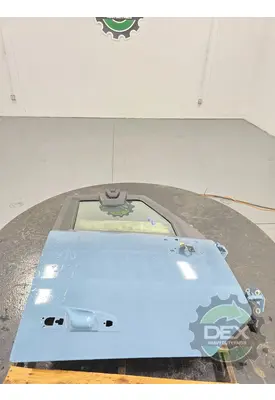 VOLVO VNL860 Door Assembly, Front