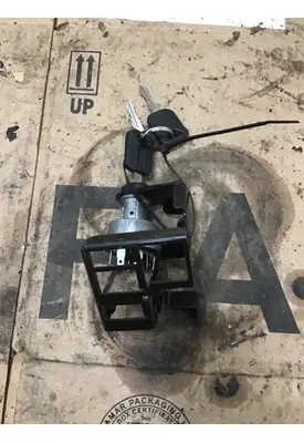 VOLVO VNL860 Engine / Power Switches