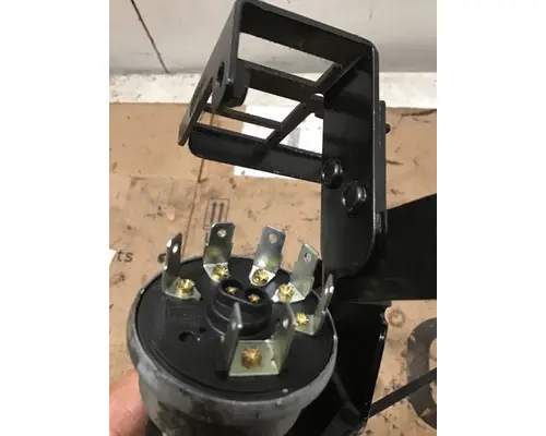 VOLVO VNL860 Engine  Power Switches