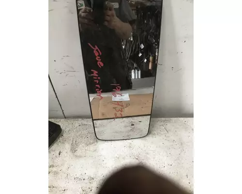 VOLVO VNL860 Mirror (Side View)