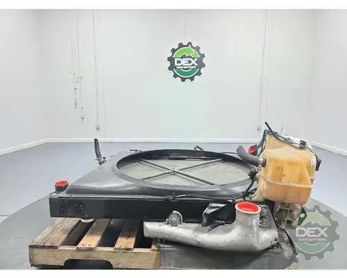 VOLVO VNL860 Radiator