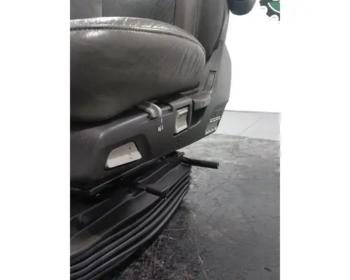 VOLVO VNL860 Seat, Front