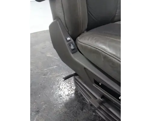 VOLVO VNL860 Seat, Front