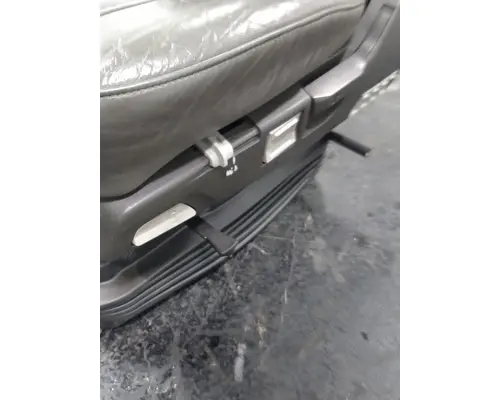 VOLVO VNL860 Seat, Front