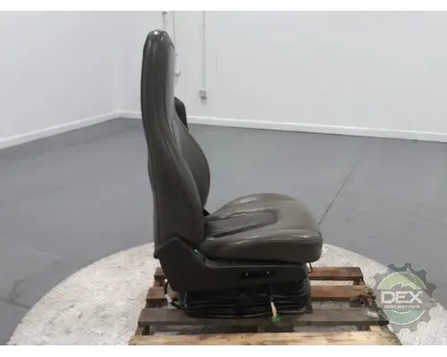 VOLVO VNL860 Seat, Front