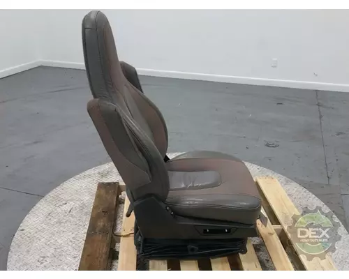 VOLVO VNL860 Seat, Front