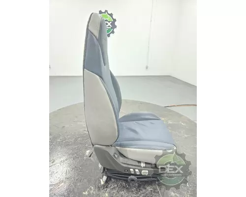 VOLVO VNL860 Seat, Front