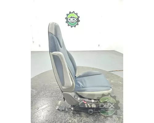 VOLVO VNL860 Seat, Front