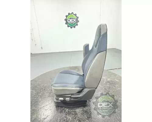 VOLVO VNL860 Seat, Front