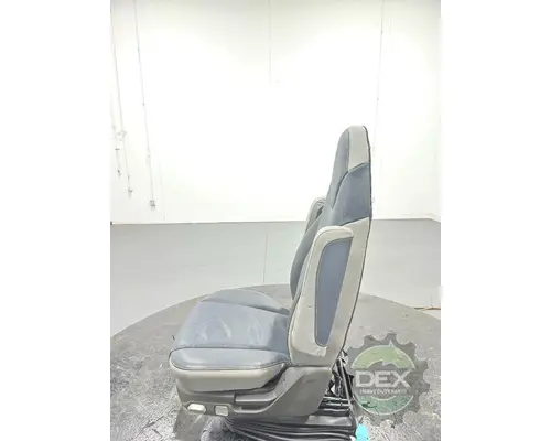 VOLVO VNL860 Seat, Front