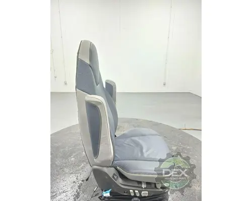 VOLVO VNL860 Seat, Front