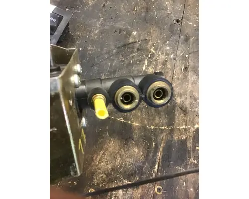 VOLVO VNL 944 Brake Valves
