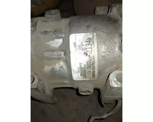 VOLVO VNL AC Compressor