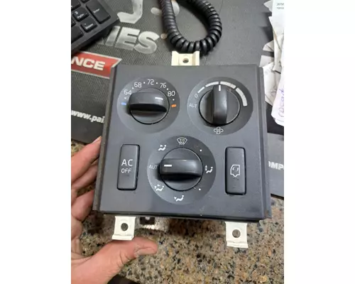 VOLVO VNL AC Compressor