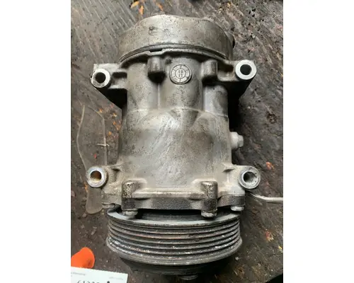 VOLVO VNL AC Compressor